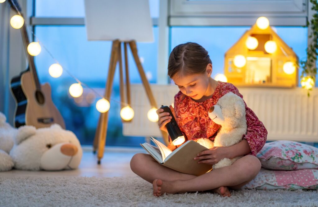 Os livros infantis sobre neurodiversidade nos ensinam que uma criança que se vê representada em um herói de história em quadrinhos se vê representada no mundo
