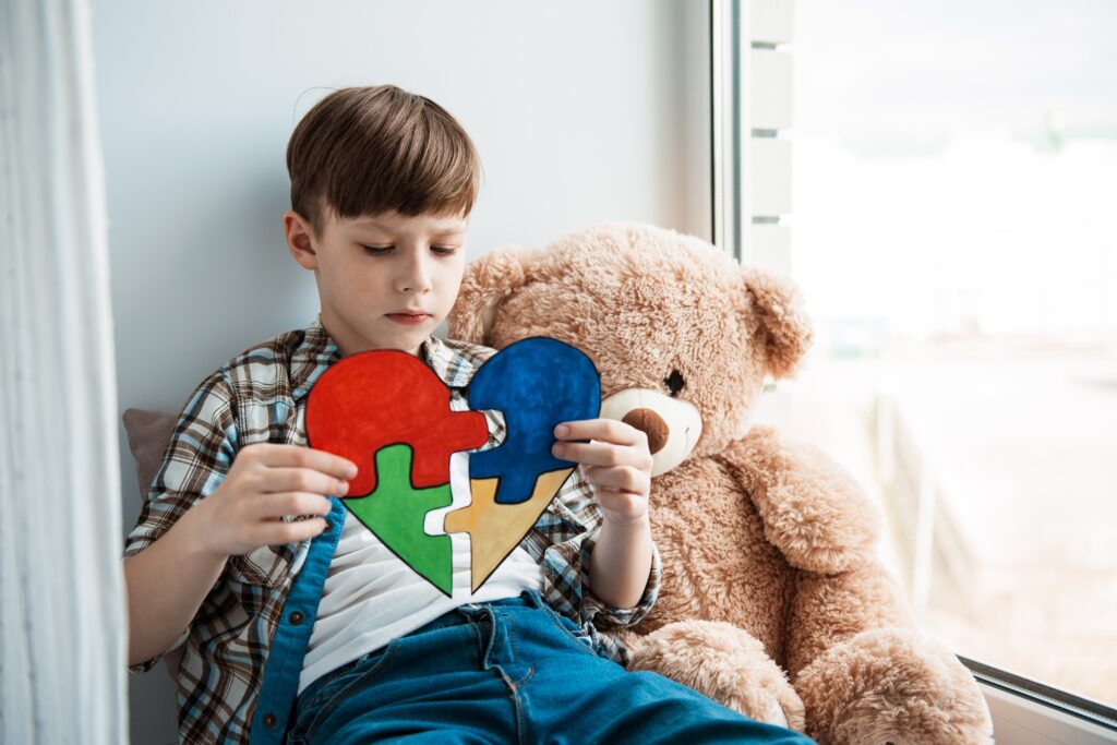 O problema nunca foi o autismo: sempre foi a incapacidade do mundo de lidar com ele.